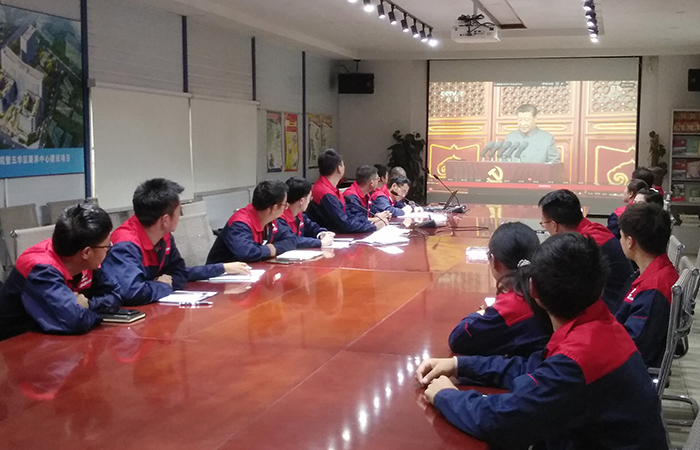 1625131480212651.jpg 五公司五華區(qū)醫(yī)院項(xiàng)目觀看大會(huì)直播 陸繼敏攝影小.jpg